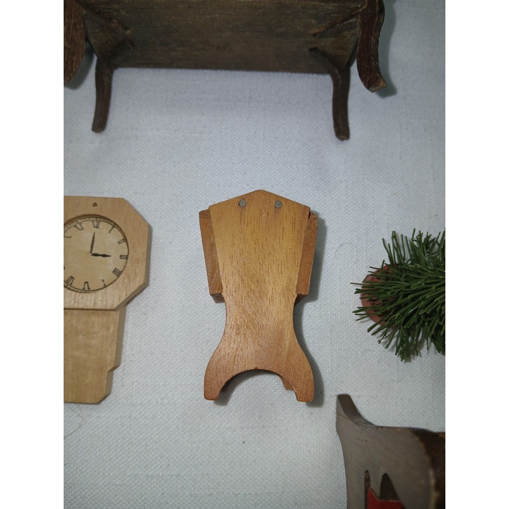 Vtg Miniature Dollhouse Wooden Wingback Living Room Set Sofa & 2 Chairs /Bed Lot - Picture 14 of 16